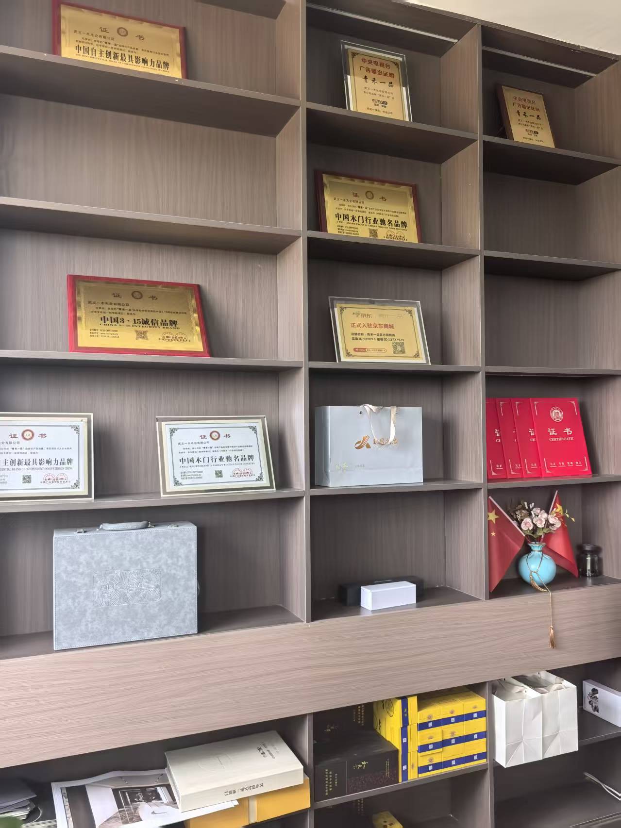 老牌木门厂家，低调做品质，高调赢口碑